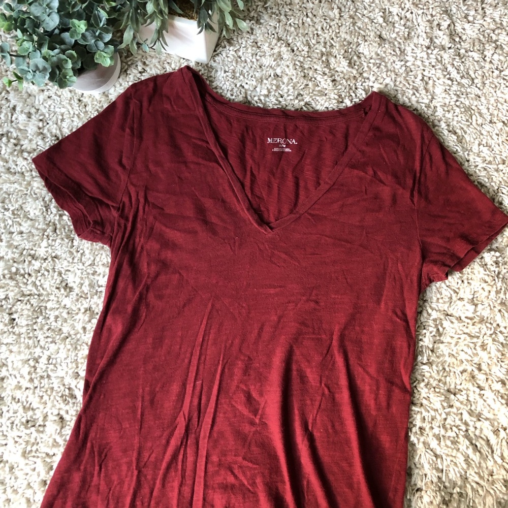TARGET Merona Dark Orange V-Neck Tee. Size Medium.